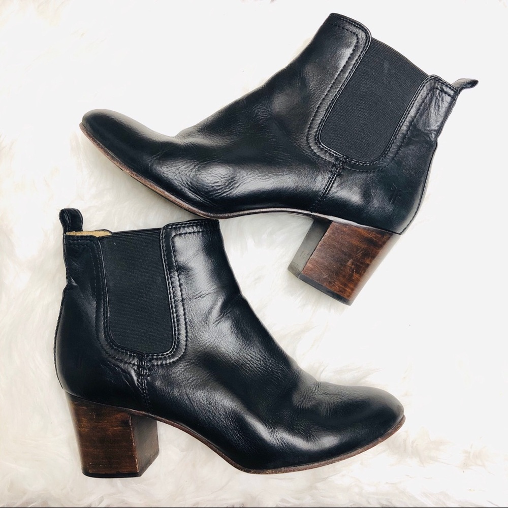 Frye Stella Chelsea Short Boot size 9